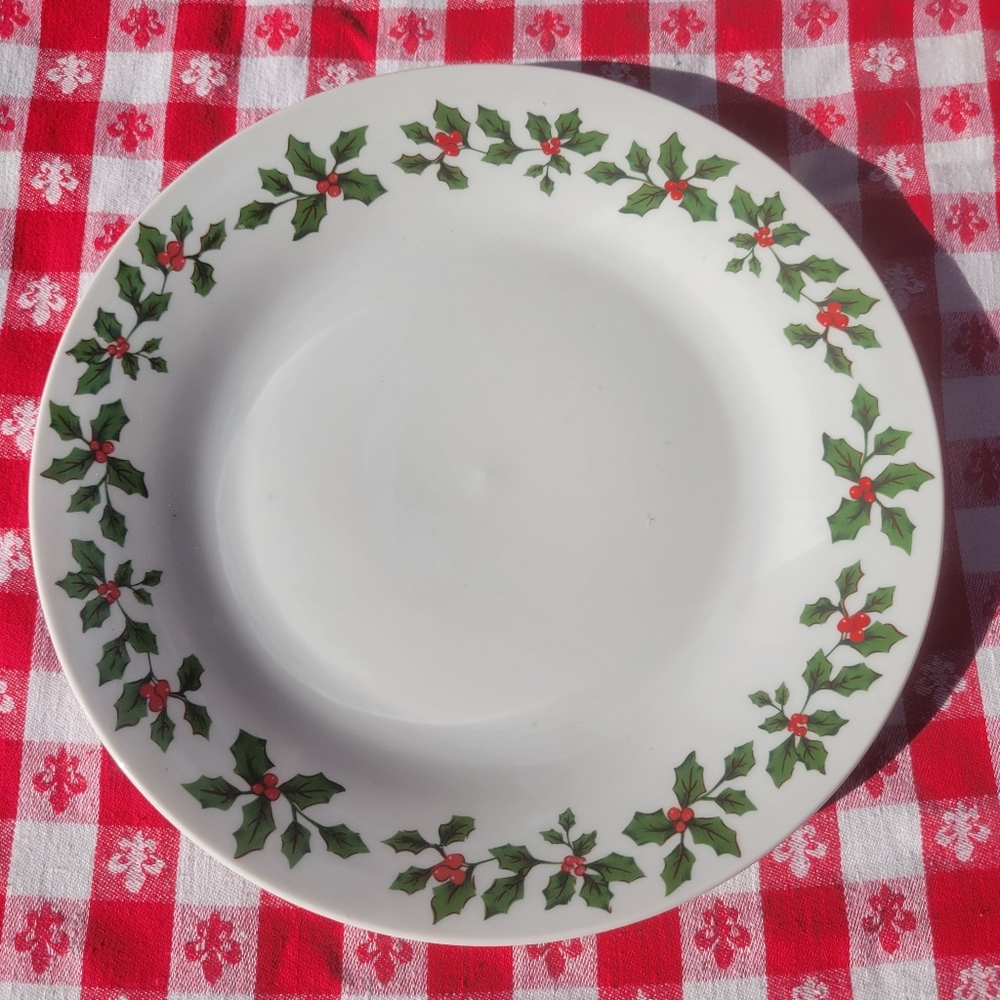 Royal Norfolk Holly Holiday Dinner Plate